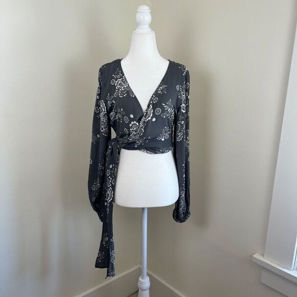 Steele Australia Floral Wrap Tie Sweater Cropped Top XS Gray Rayon Boho Y2K - Picture 1 of 12
